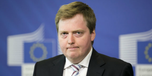 Премьер-министр Исландии Сигмюндюр Гюннлейгссон накануне подал в отставку