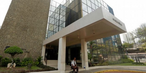 Генпрокуратура Панамы начинает уголовное расследование после публикации журналистов об офшорной сети