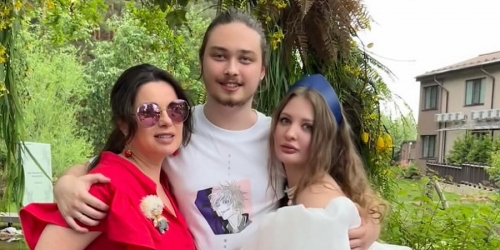 Наташа Королёва показала, как отдыхает с сыном и его девушкой