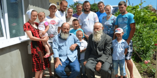 В Украинском поселке Доброслав, живёт самая большая семья в стране, которая сейчас претендует на место в Книге рекордов Гиннесса как самая большая в мире