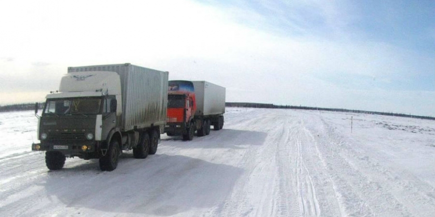 На всех автозимниках Ямала возобновили движение транспорта