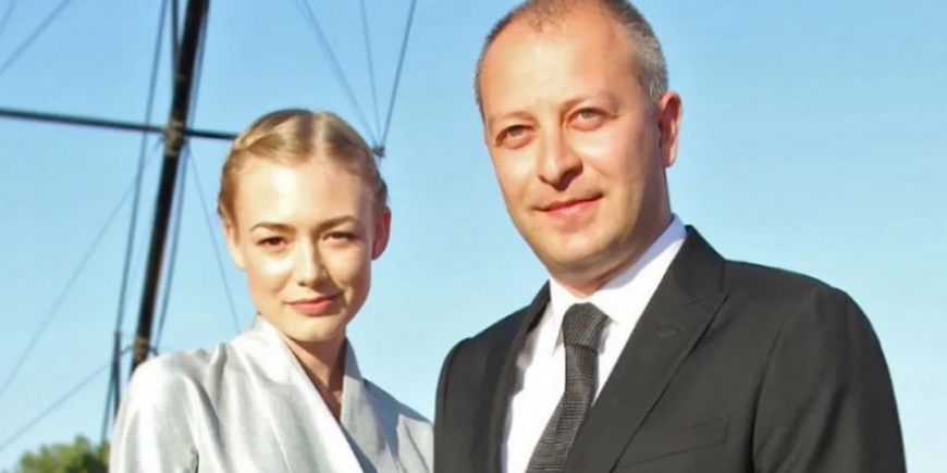 Оксана Акиньшина заключила мировое соглашение с отцом своих детей