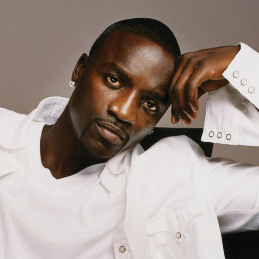 Akon i wanna. Эйкон 2007. Эйкон Сенегальский певец. Akon рост. Акон Лонли.